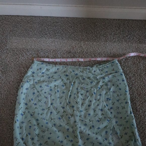 Motel MINI SKIRT IN PRETTY PETAL GREEN - Picture 7 of 7